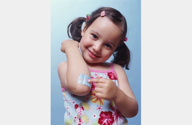Niña tirita